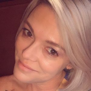 Meet your Posher, Larissa